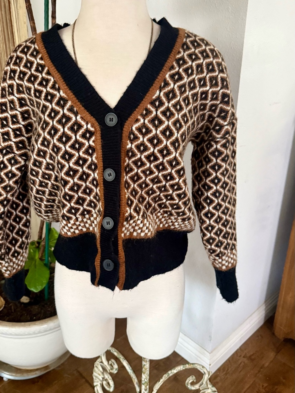 Vintage Cropped V-Neck Geometric Knit Cardigan - Brown/Black